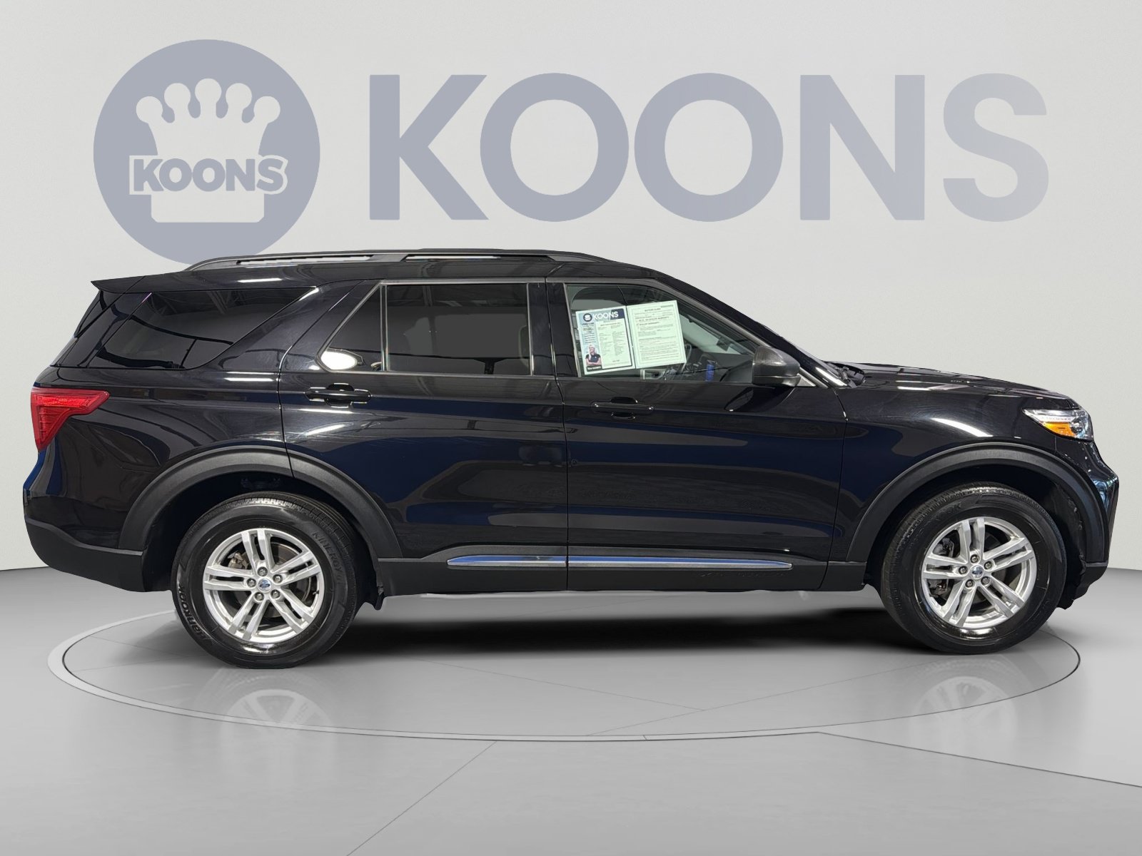 Used 2023 Ford Explorer XLT w/ Equipment Group 202A AWD/4WD image 8