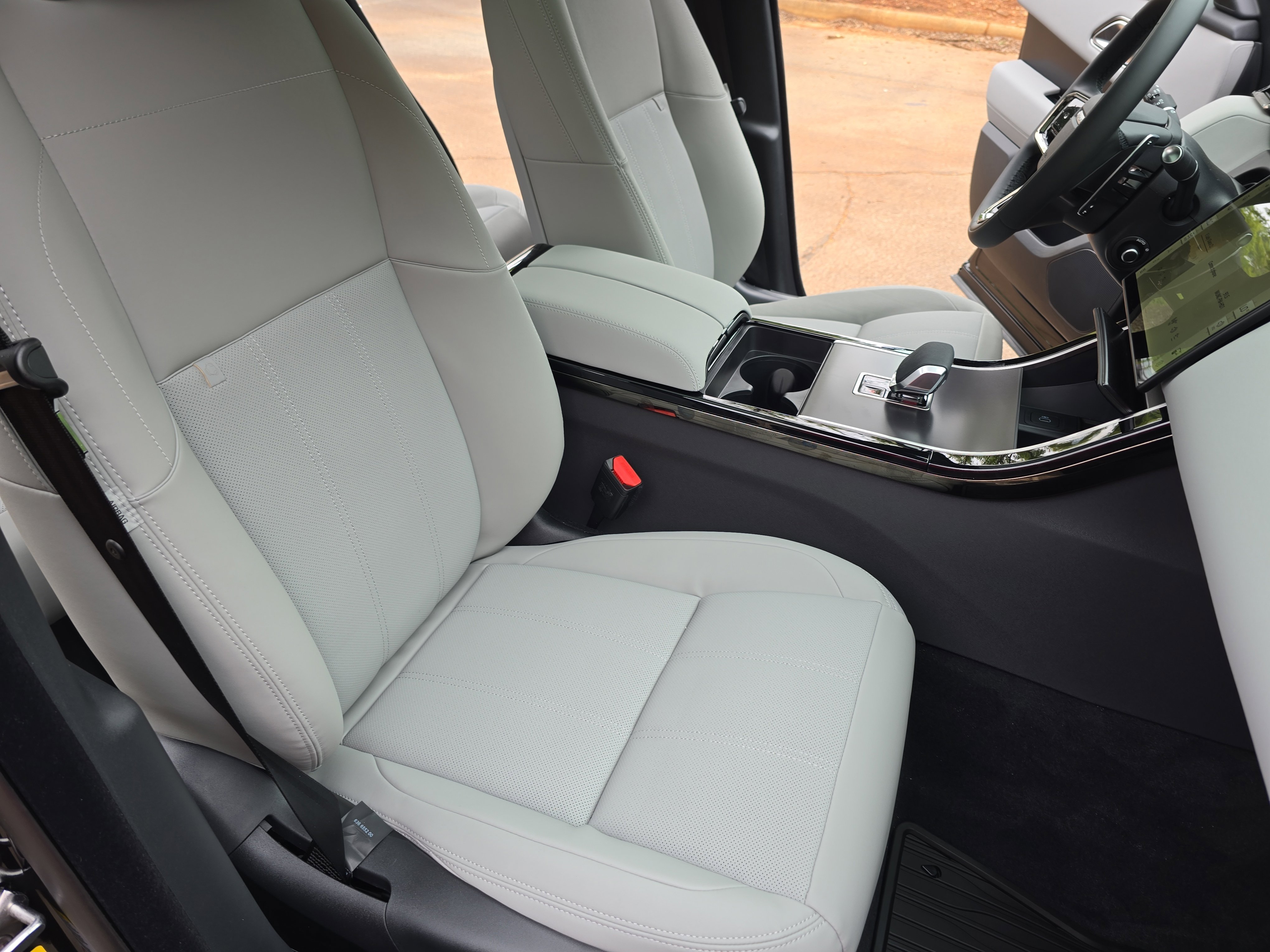 New 2026 Land Rover Range Rover Velar Dynamic SE image 10