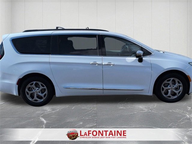 Certified 2023 Chrysler Pacifica Limited image 6