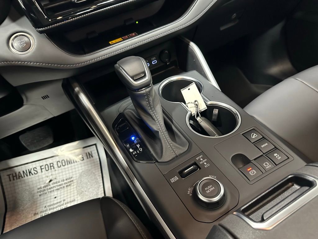 Used 2025 Toyota Highlander XSE image 41