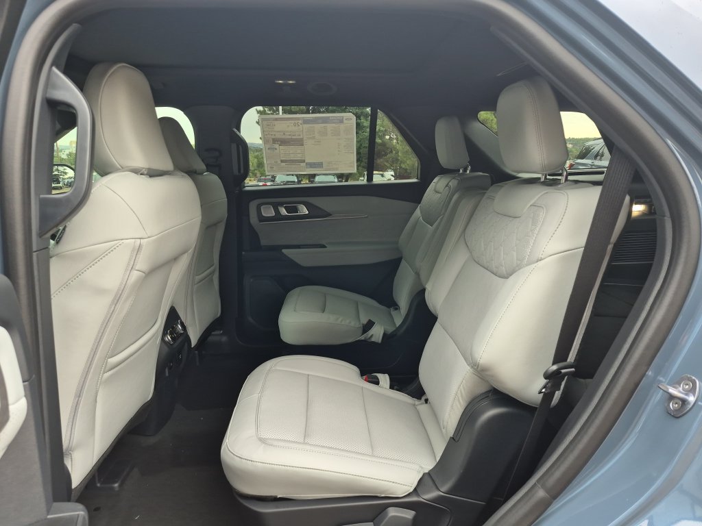 New 2027 Ford Explorer Platinum w/ 3.0L Ultimate Package AWD/4WD image 18
