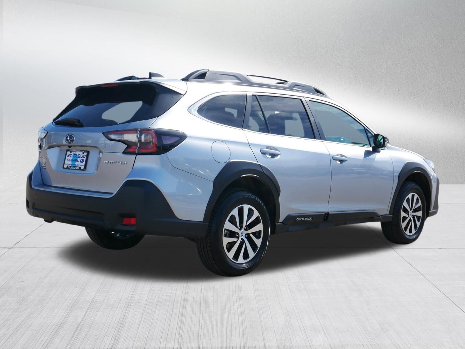 Used 2025 Subaru Outback Premium image 7