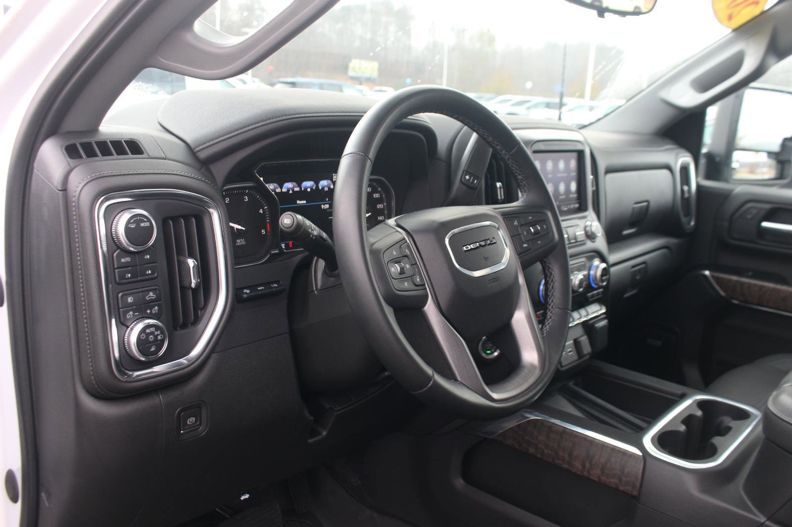 Used 2023 GMC Sierra 3500 Denali w/ Denali Ultimate Package image 17