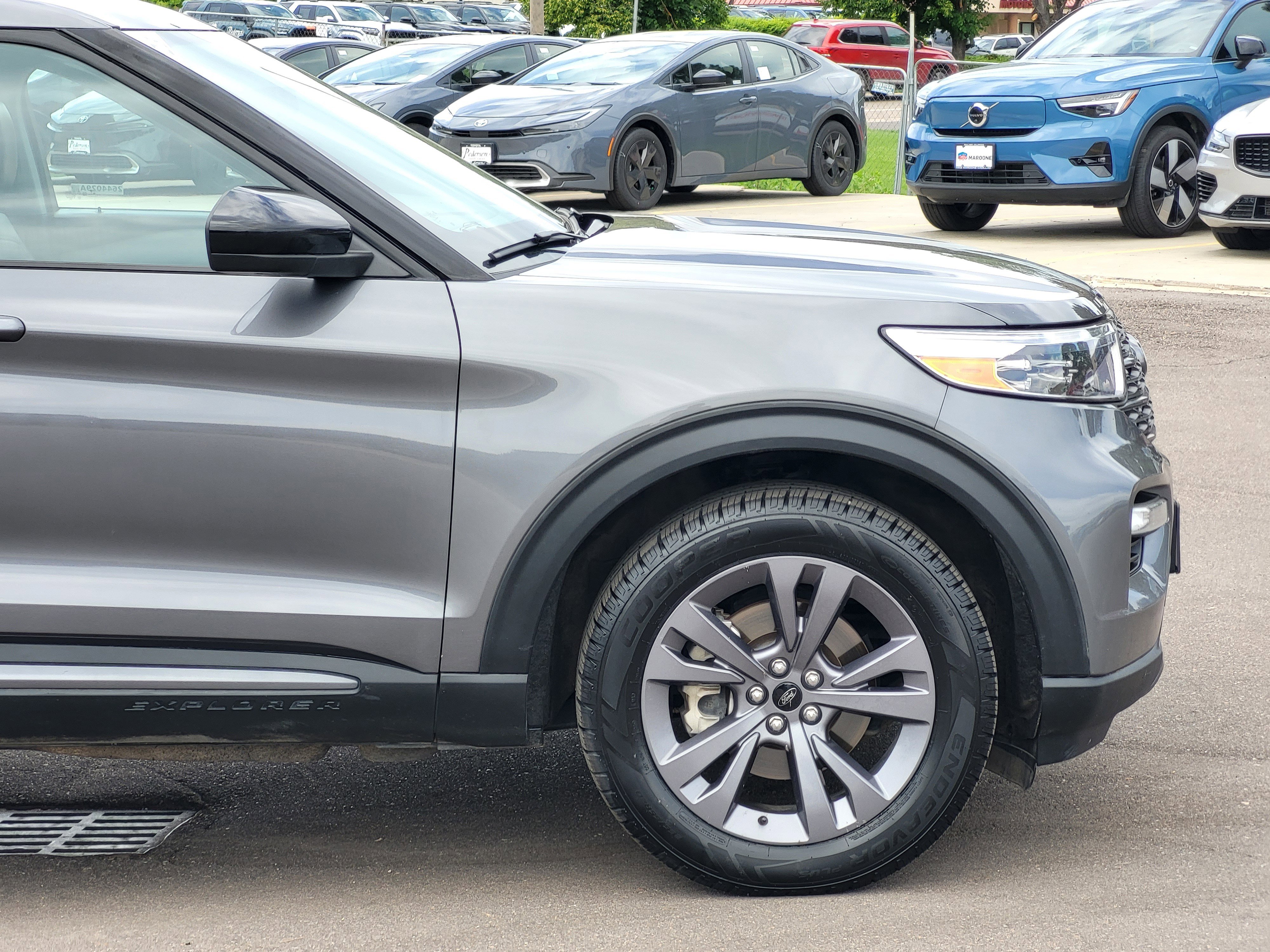 Used 2023 Ford Explorer XLT w/ Equipment Group 202A AWD/4WD image 7