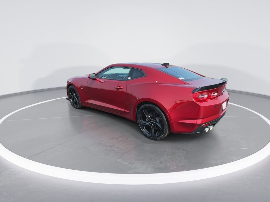 Used 2021 Chevrolet Camaro LT w/ Technology Package RWD image 6