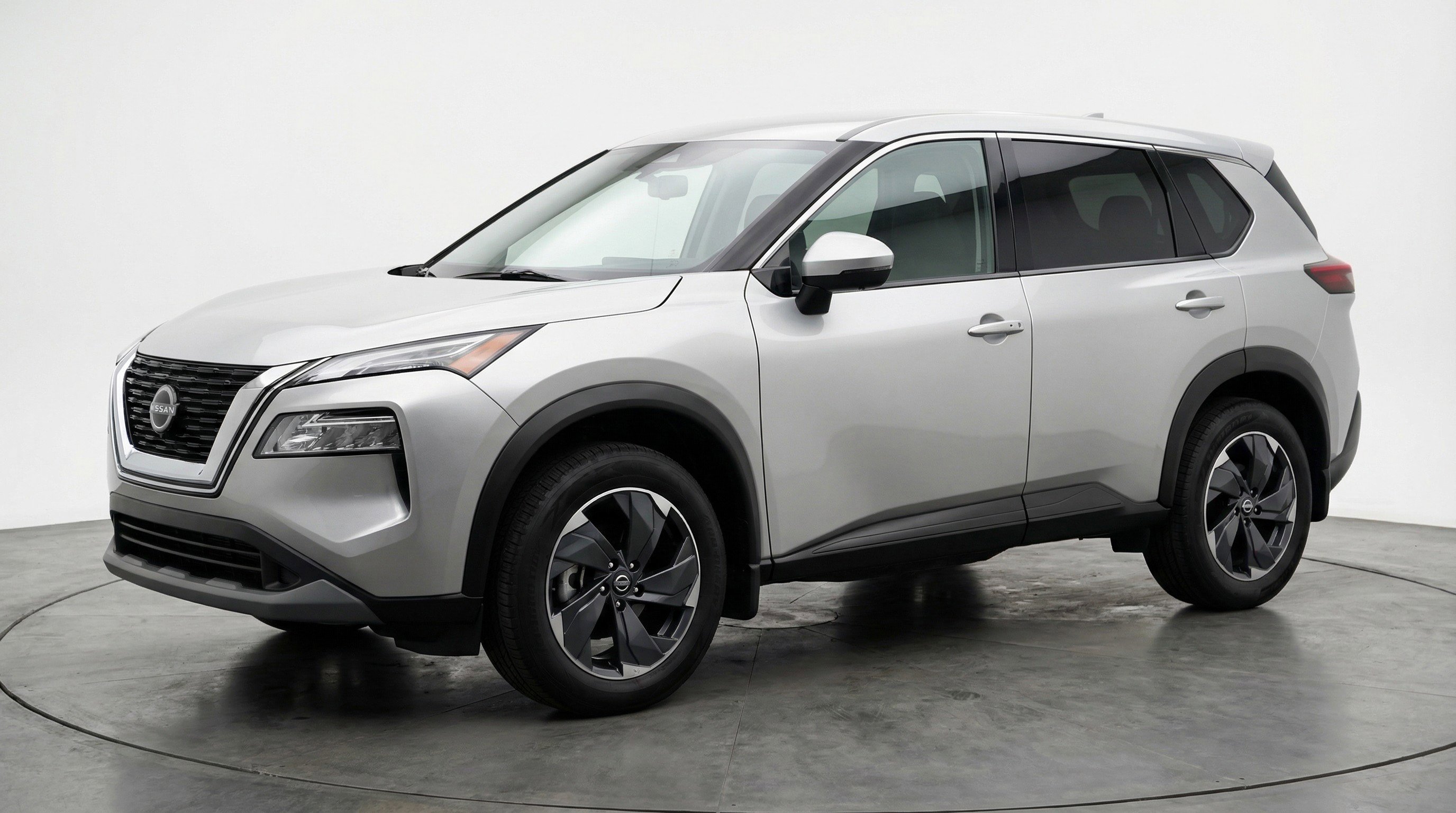 Used 2025 Nissan Rogue SV AWD/4WD image 3