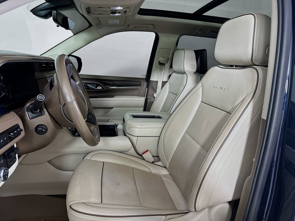 Used 2021 GMC Yukon XL Denali w/ Denali Ultimate Package RWD image 8