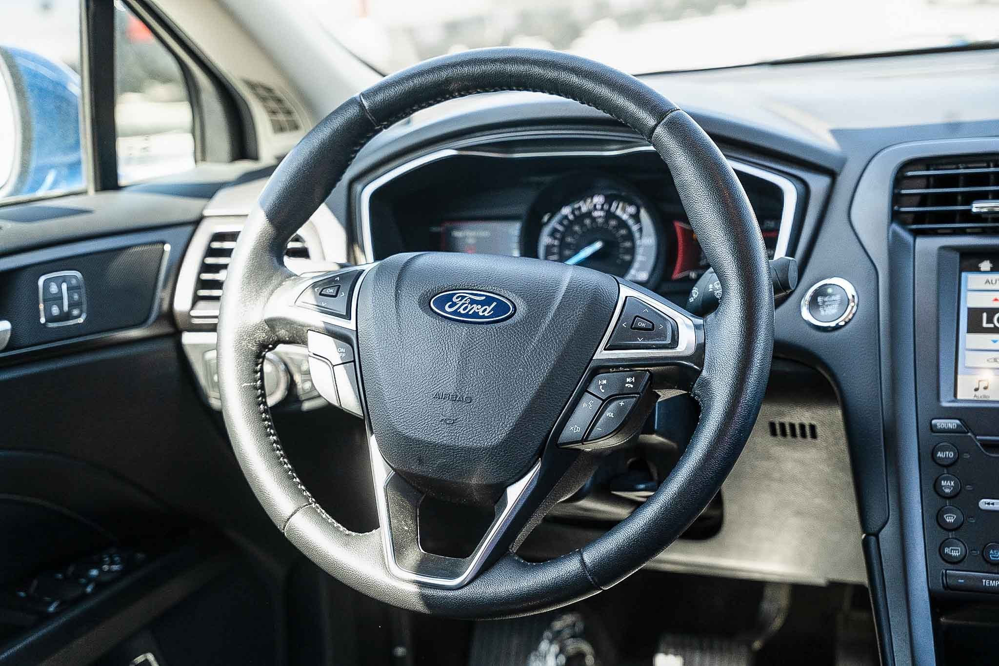 Used 2019 Ford Fusion Titanium image 16