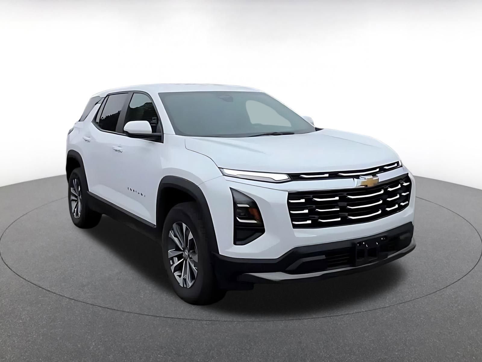 Used 2025 Chevrolet Equinox LT image 3