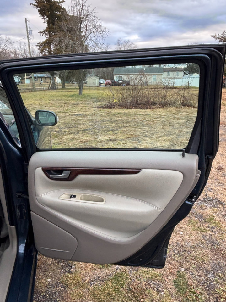 Used 2007 Volvo V70 2.4 image 23