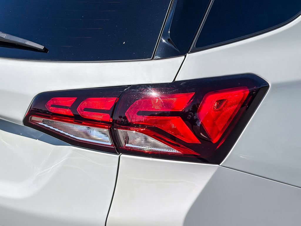 Used 2022 Chevrolet Equinox LS w/ LS Convenience Package image 8