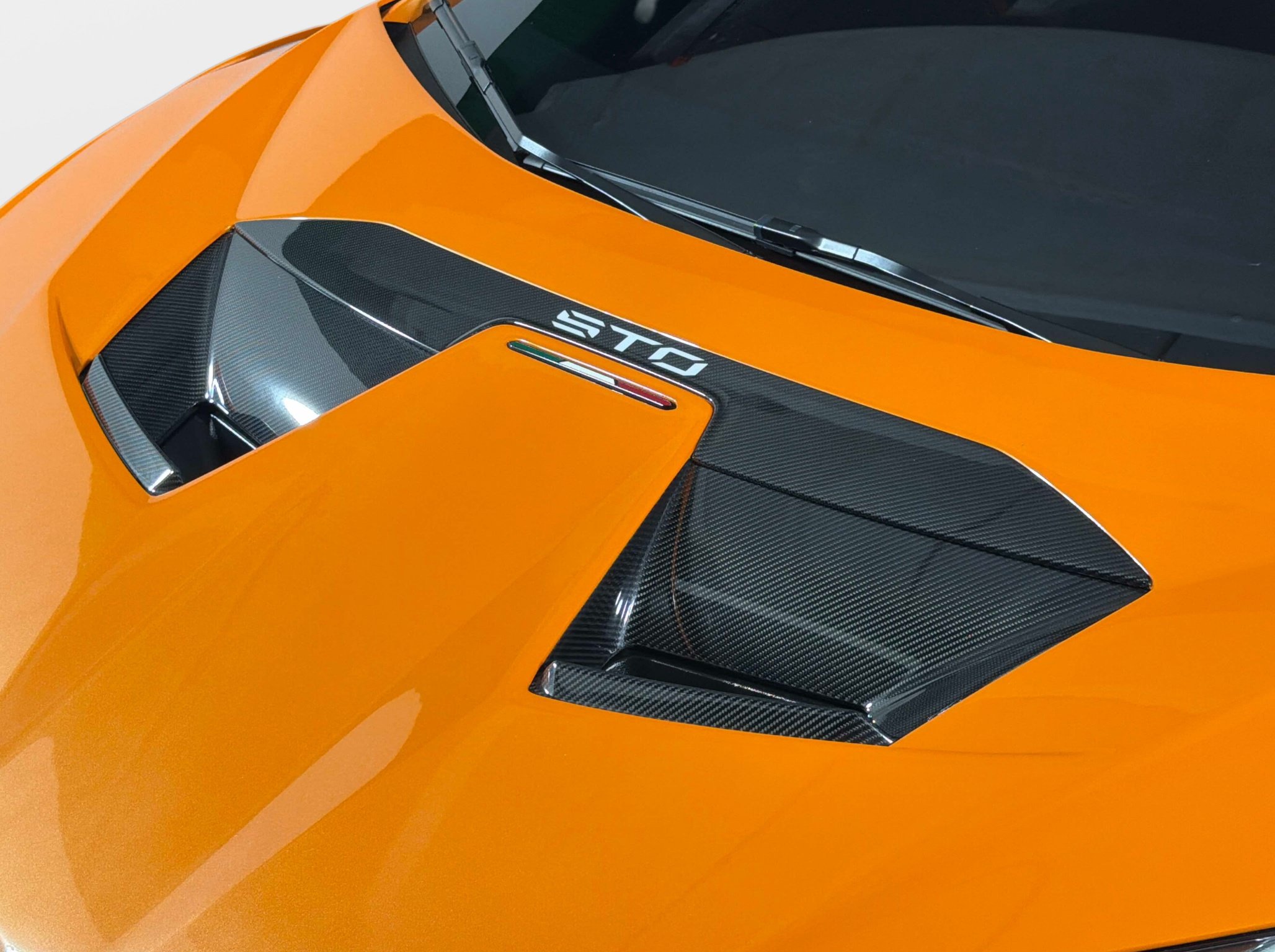 Used 2022 Lamborghini Huracan STO RWD image 24
