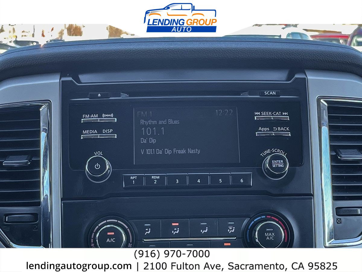 Used 2017 Nissan Titan SV image 13