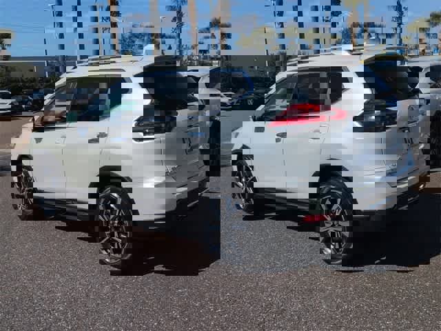 Used 2017 Nissan Rogue SL w/ SL Premium Package image 6