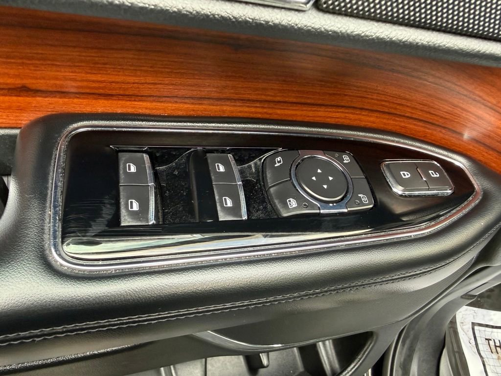 Used 2019 Lincoln Navigator Reserve image 11