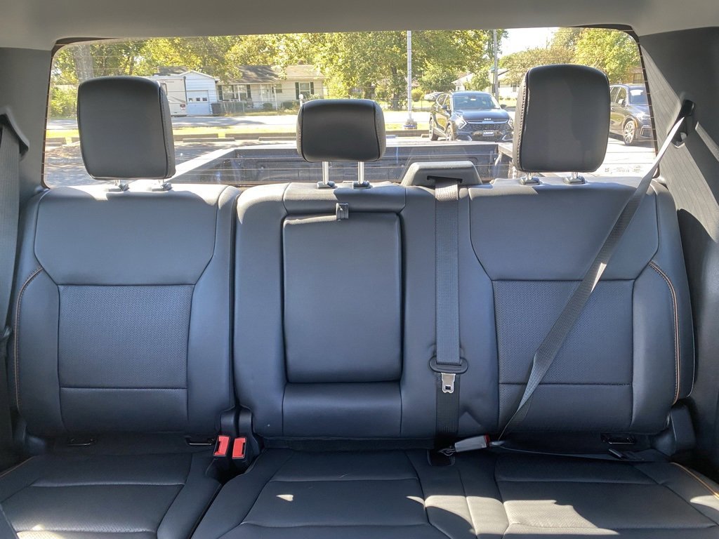 New 2026 Ford F250 Lariat w/ Black Appearance Package image 28