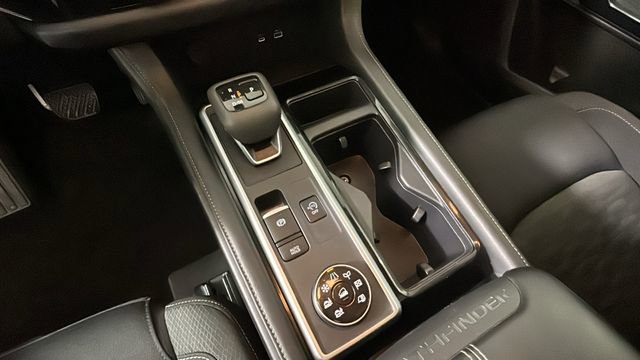 Used 2024 Nissan Pathfinder SV AWD/4WD image 22