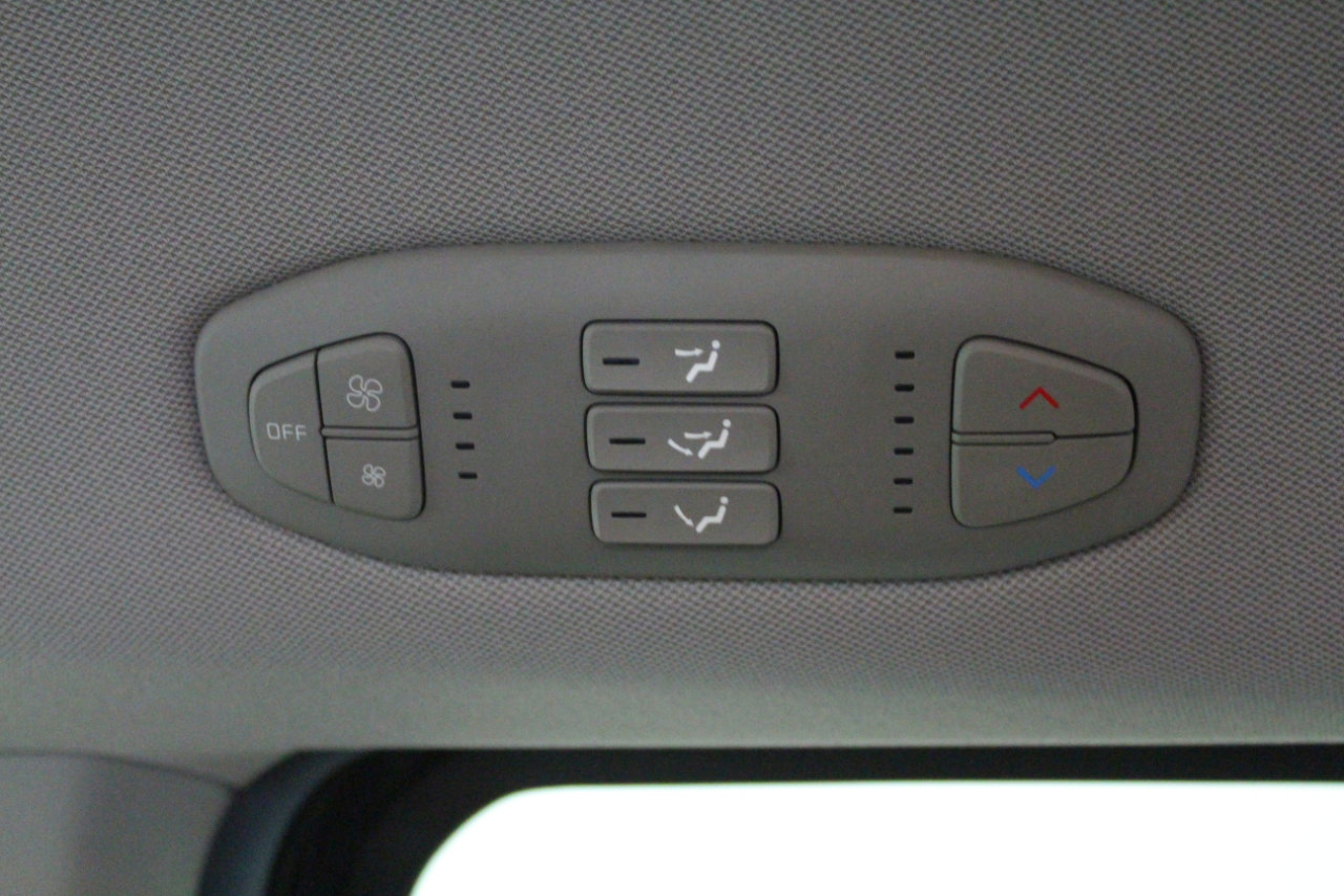 Used 2019 Kia Sedona LX image 21