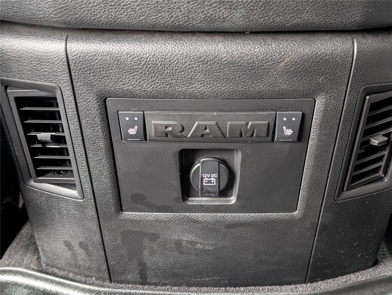 Used 2018 RAM 3500 Laramie Longhorn image 16