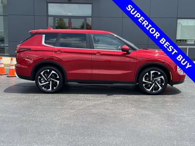 Used 2023 Mitsubishi Outlander SE FWD image 2