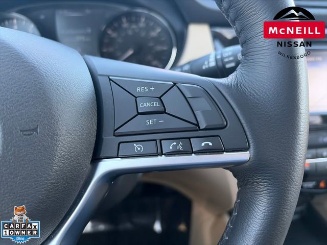Used 2017 Nissan Rogue SV w/ SV Premium Package AWD/4WD image 28