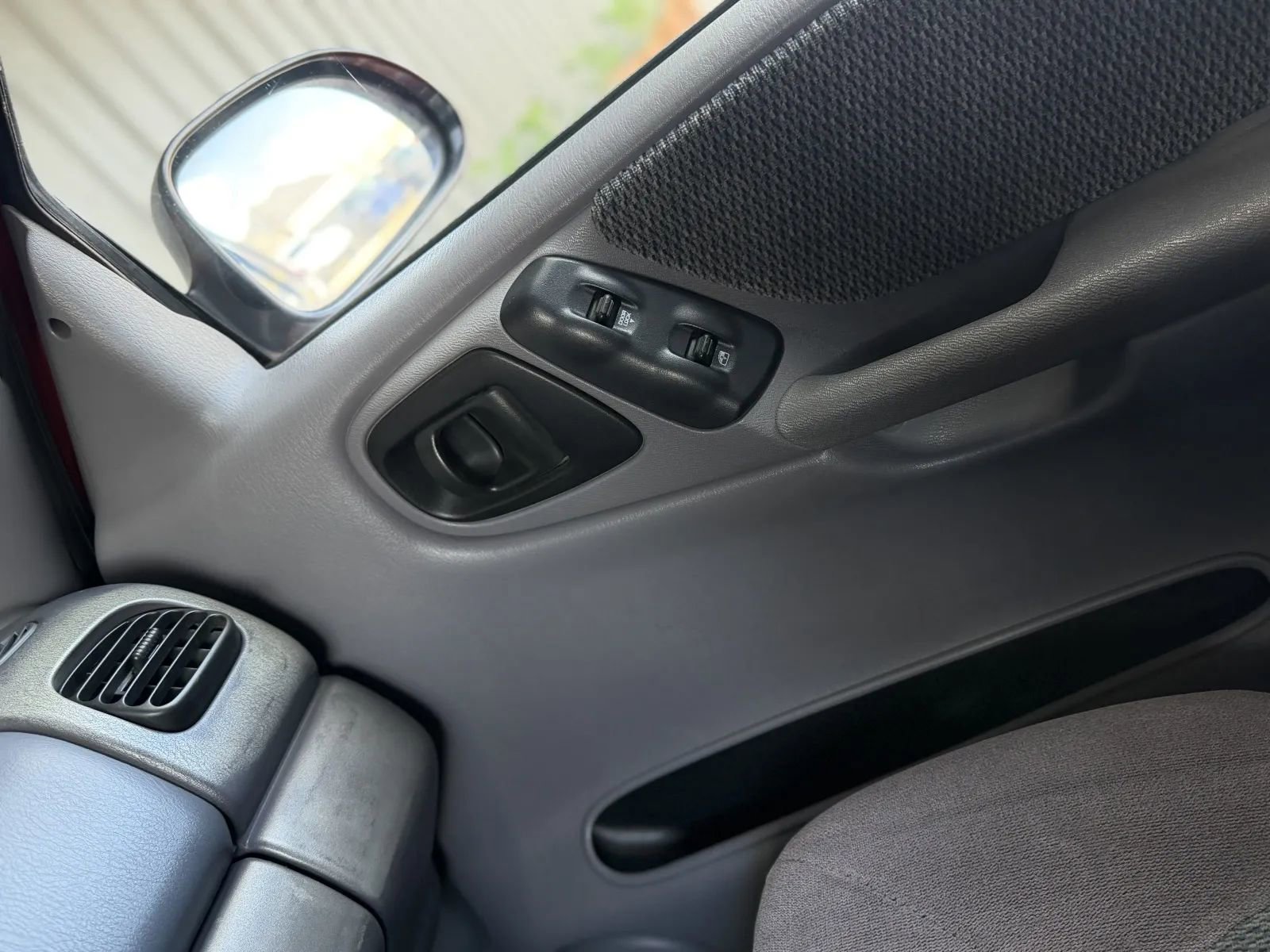 Used 1998 Dodge Durango 4WD image 32