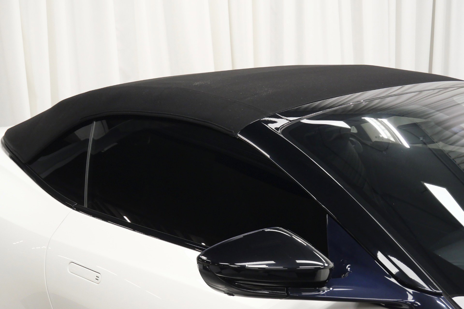 Used 2019 Aston Martin DB11 Volante image 38