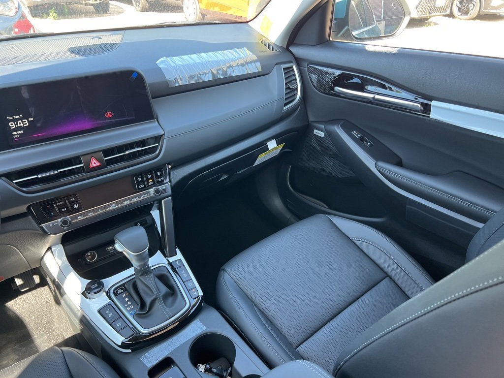 New 2026 Kia Seltos SX w/ SX Sunroof Package image 11