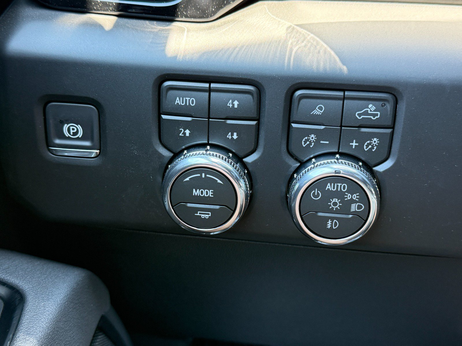 New 2026 GMC Sierra 2500 AT4 AWD/4WD image 32