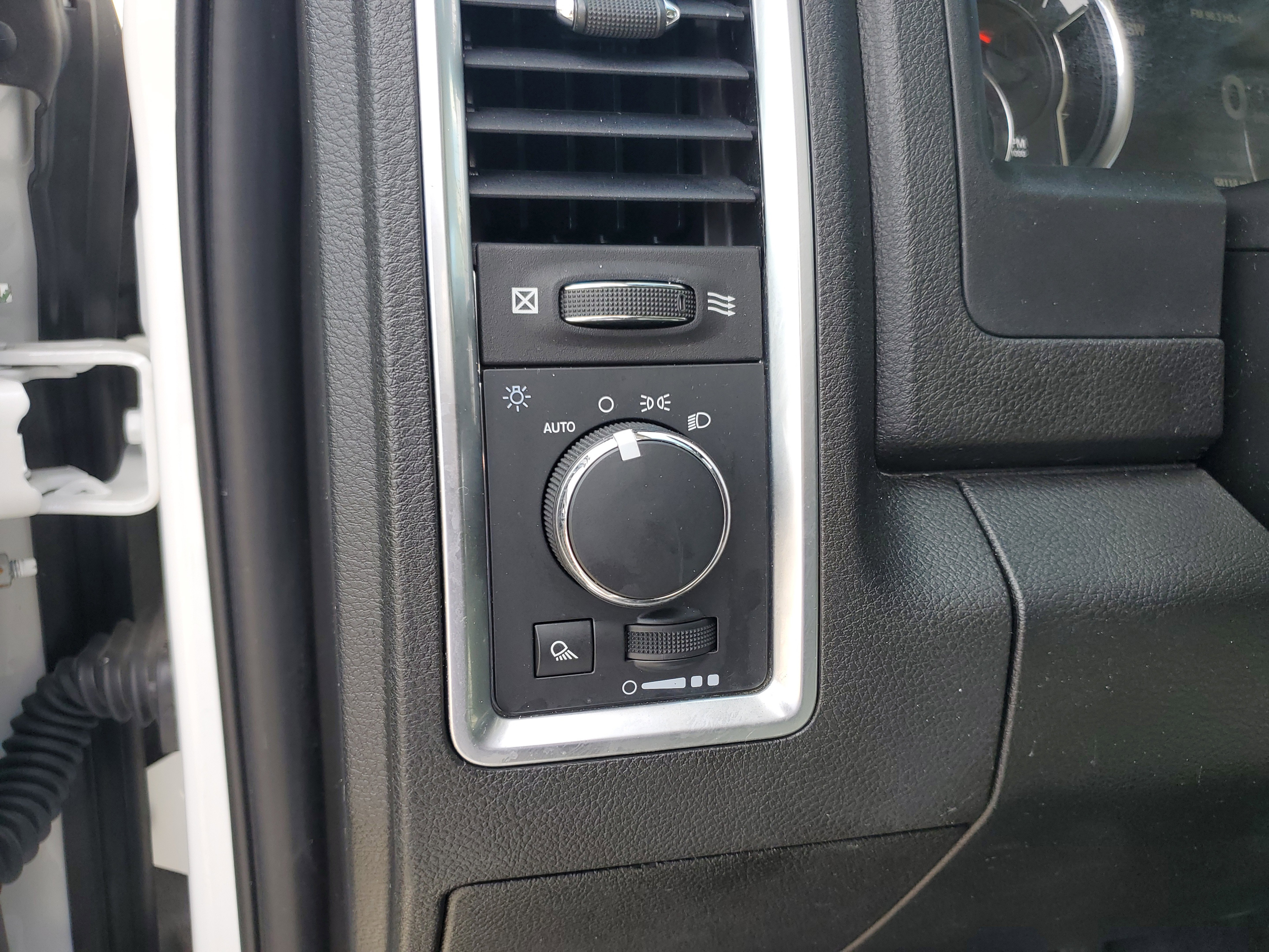 Used 2022 RAM 1500 Classic SLT w/ Trailer & Traction Group image 24