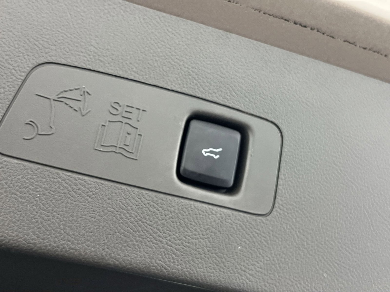 Used 2020 Lincoln Corsair Reserve w/ Elements Package FWD image 28