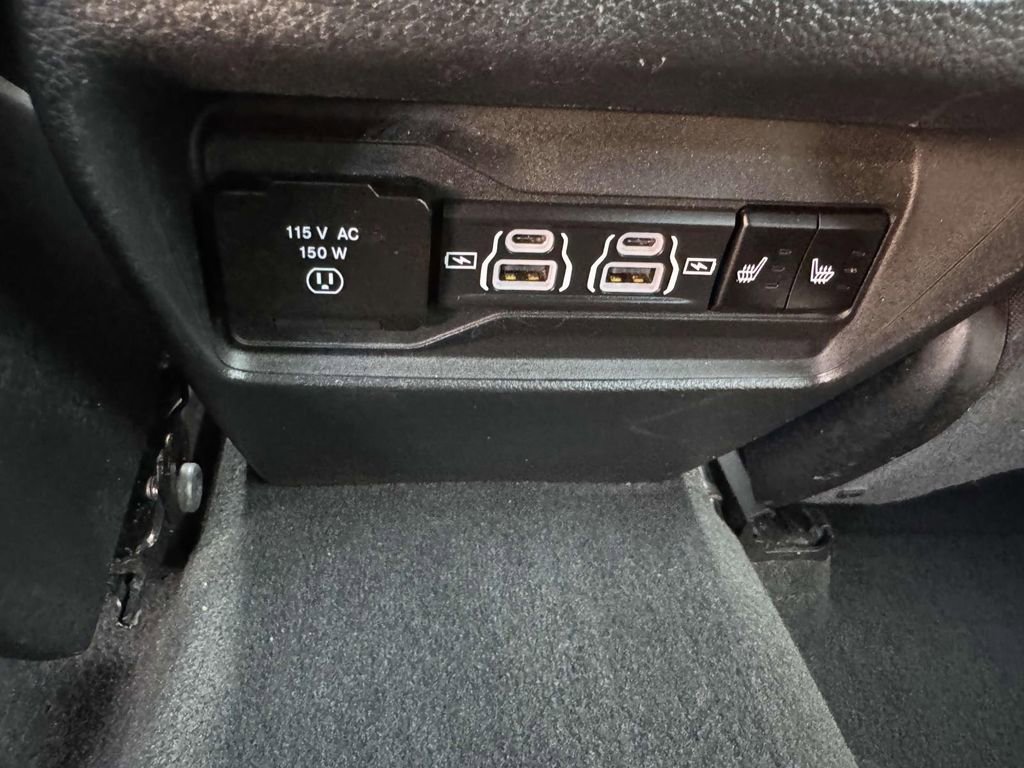 Used 2023 Jeep Grand Cherokee Trailhawk image 9