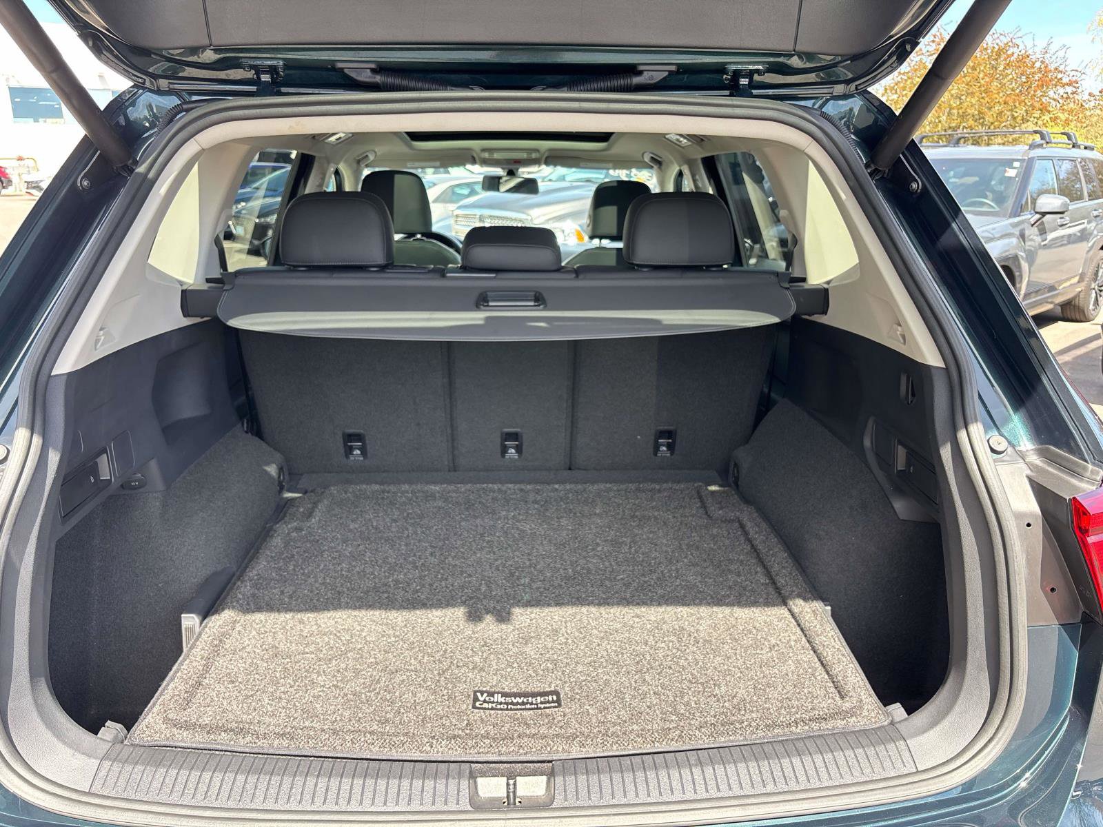 Used 2019 Volkswagen Tiguan SEL AWD/4WD image 14