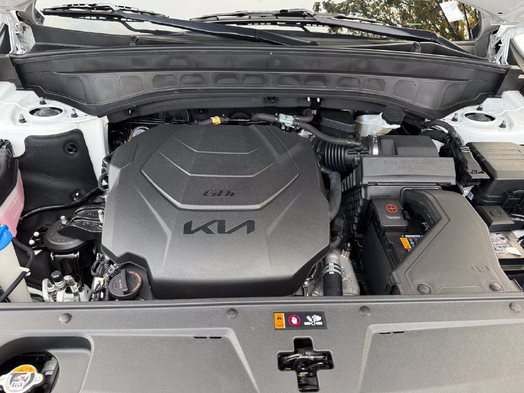 Certified 2024 Kia Telluride EX w/ EX Captain's Chair Package AWD/4WD image 11