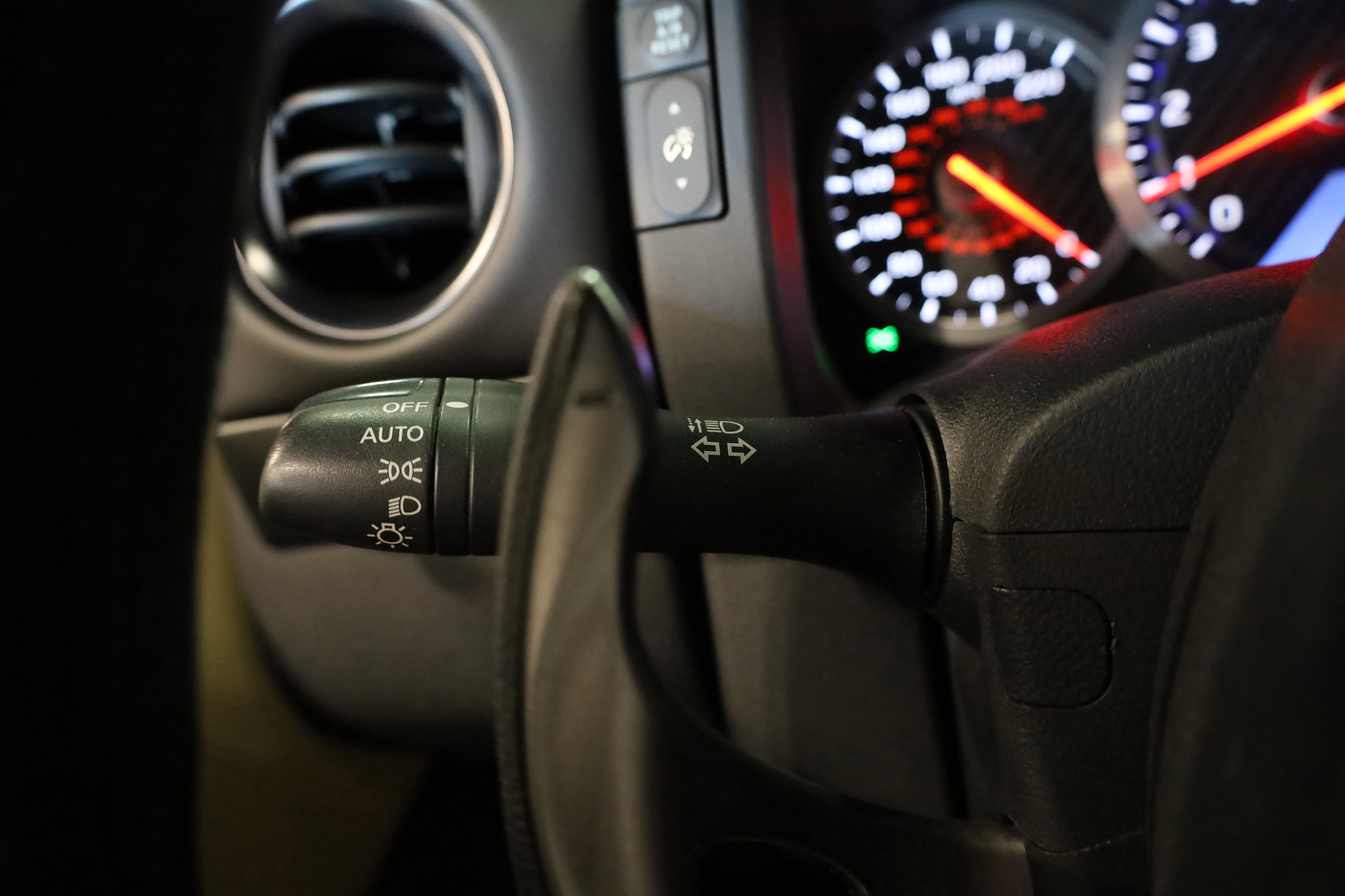 Used 2015 Nissan GT-R Premium image 22