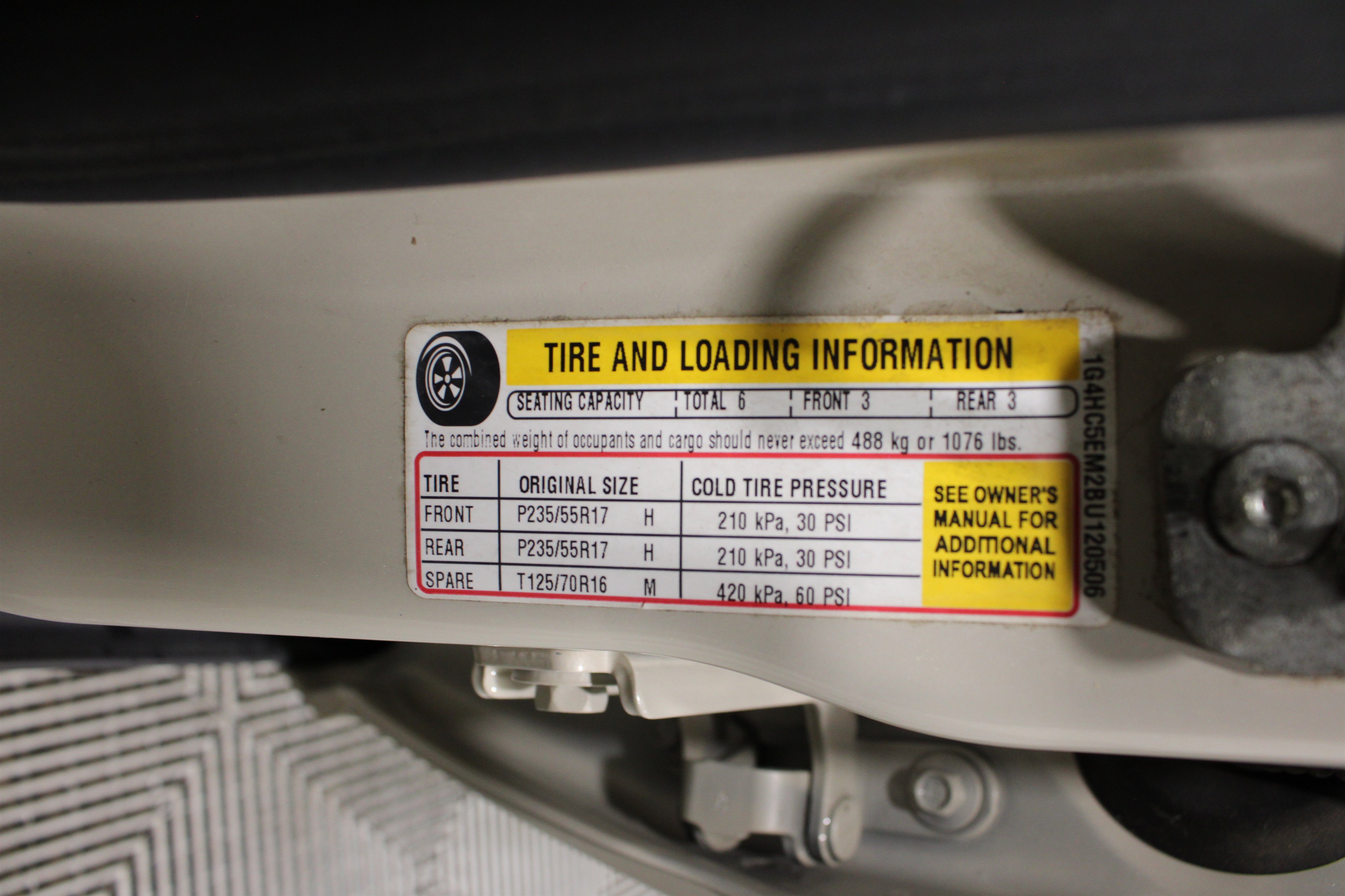 Used 2011 Buick Lucerne CXL w/ Driver Confidence Package FWD image 34