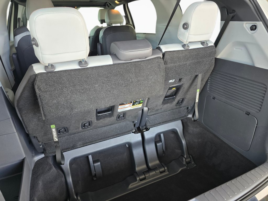 Used 2024 Toyota Sienna XSE AWD/4WD image 15