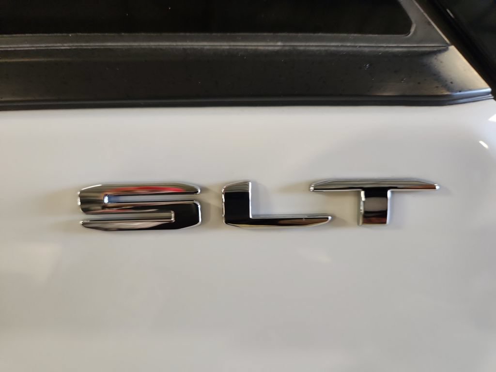 Certified 2024 GMC Terrain SLT FWD image 38