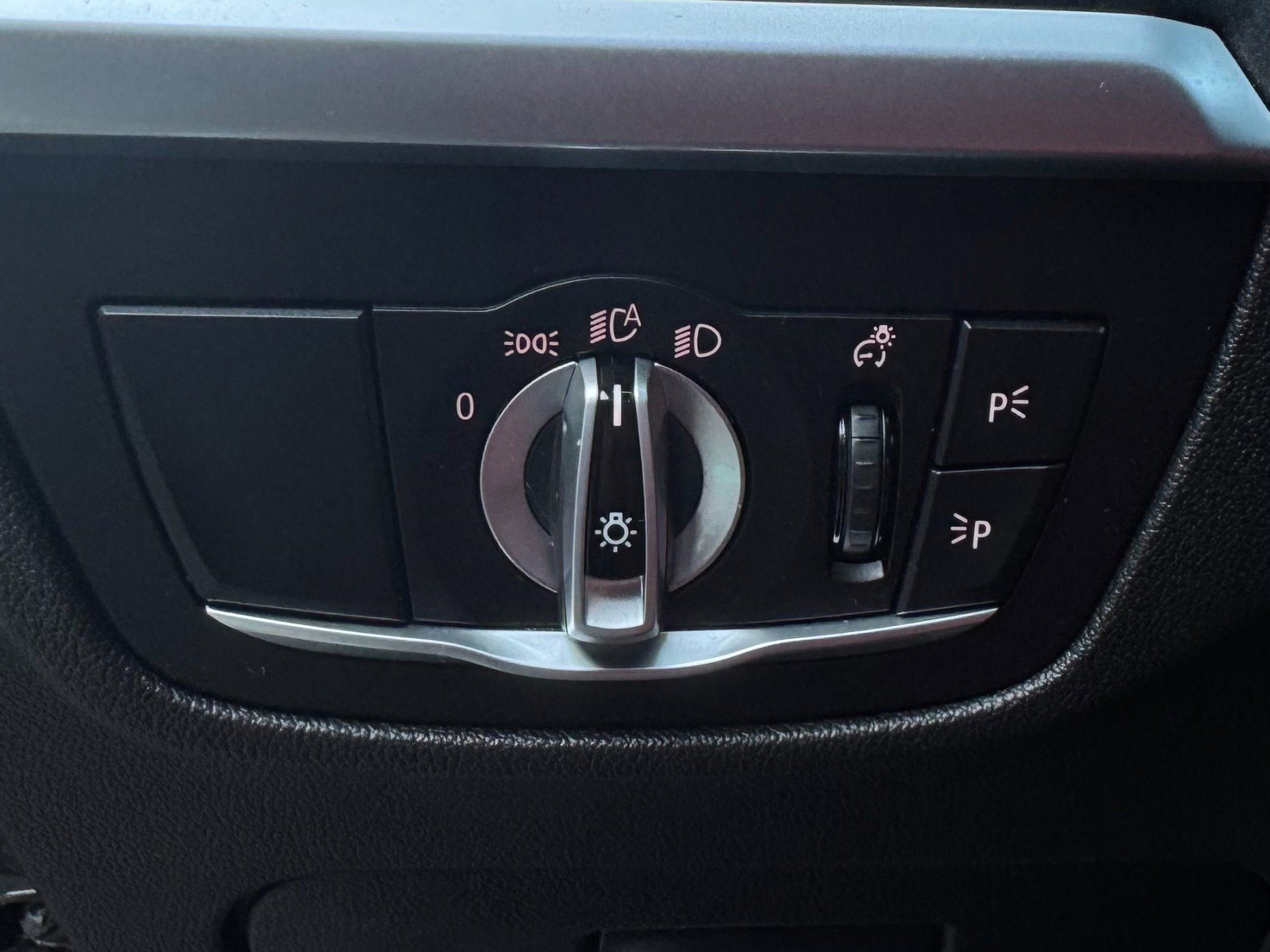 Used 2023 BMW X3 sDrive30i w/ M Sport Package image 17