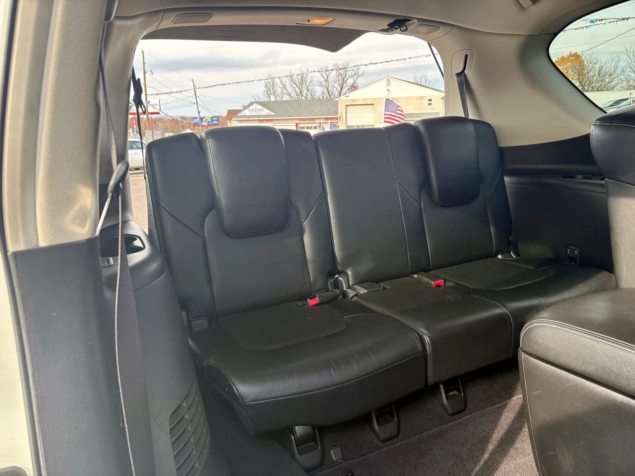 Used 2016 INFINITI QX80 4WD w/ Deluxe Technology Package image 32