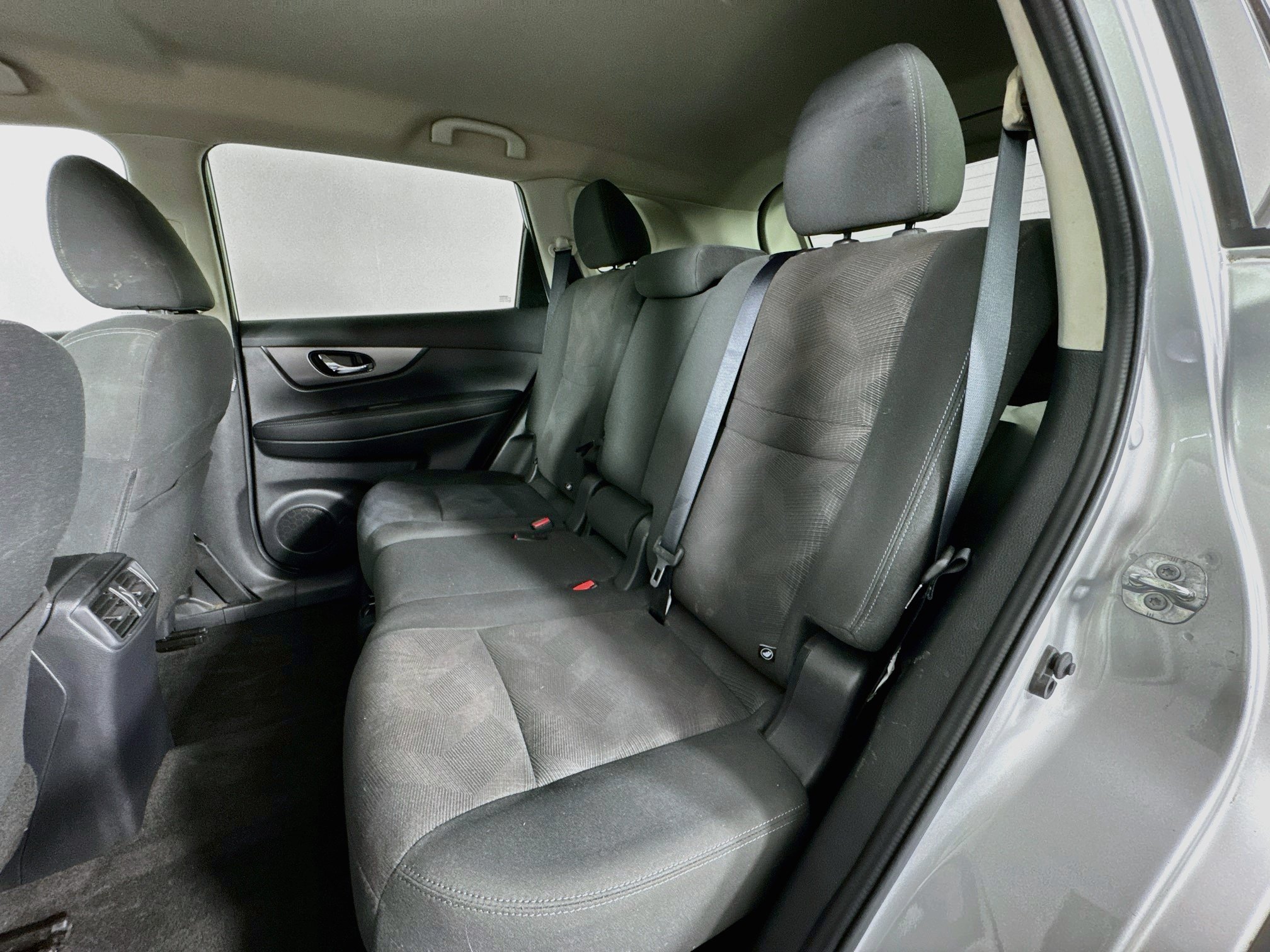 Used 2016 Nissan Rogue SV AWD/4WD image 22