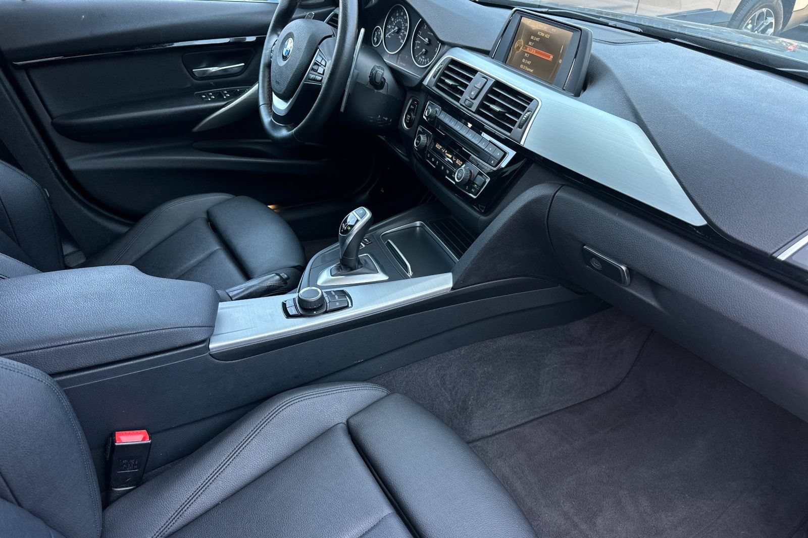Used 2016 BMW 340i xDrive Sedan AWD/4WD image 14
