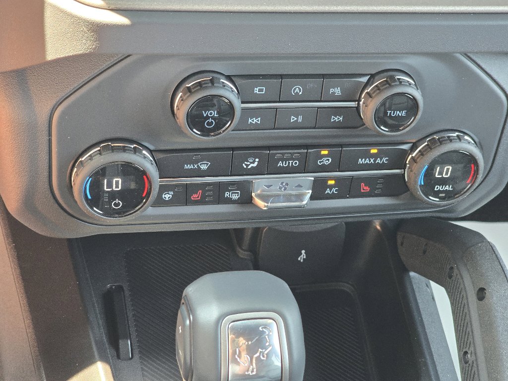 New 2025 Ford Bronco Outer Banks w/ Sasquatch Package image 16