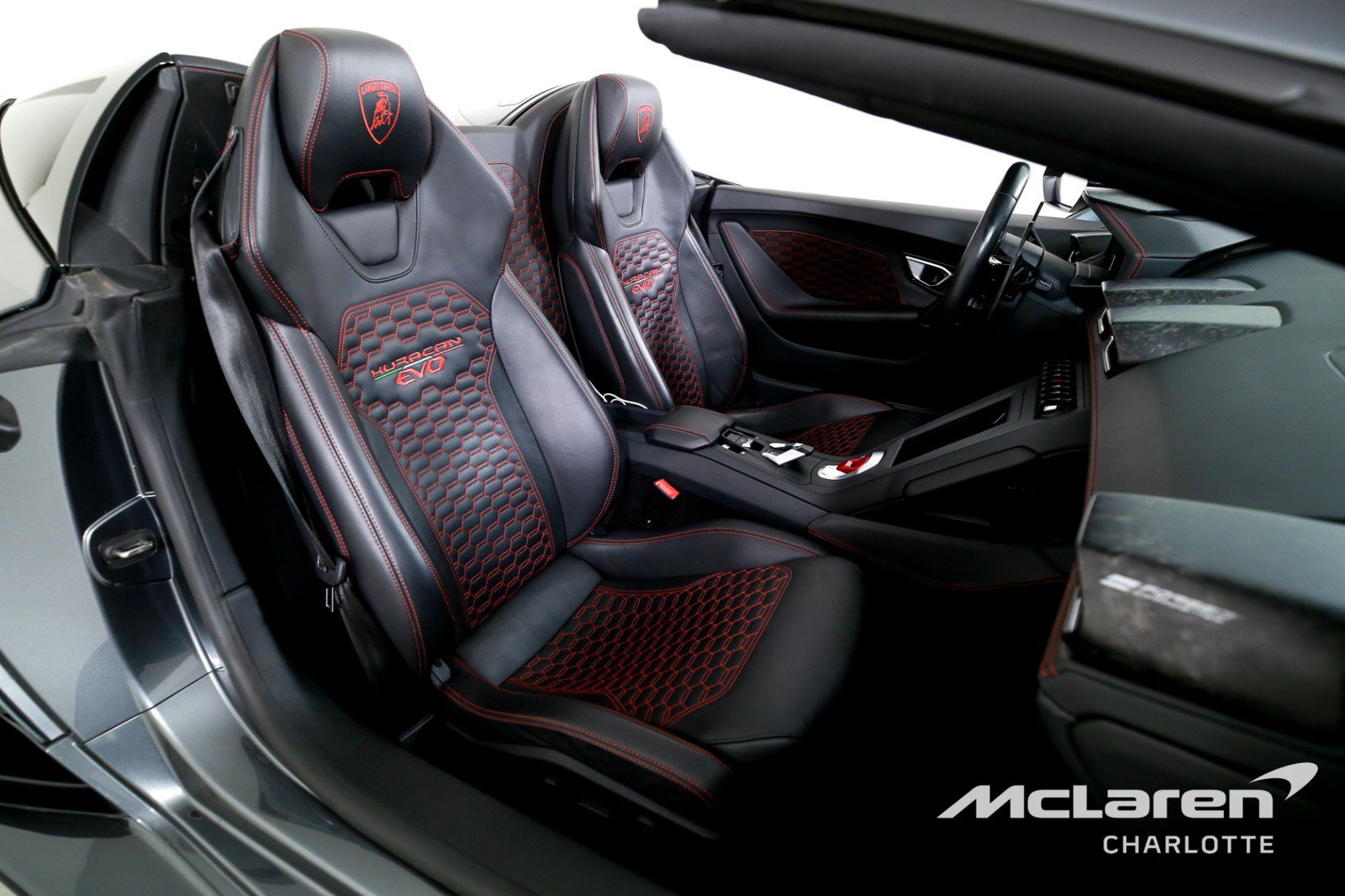 Used 2022 Lamborghini Huracan EVO RWD image 19