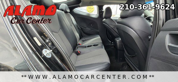 Used 2012 Hyundai Veloster w/ Style Pkg image 18