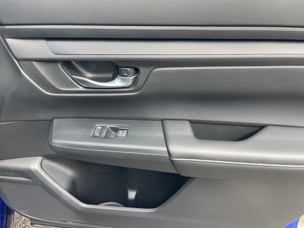 Used 2025 Honda CR-V LX image 29