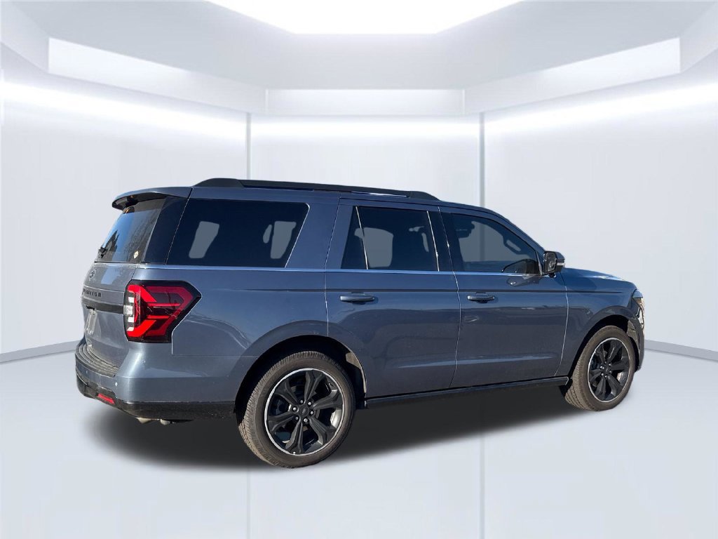 Used 2023 Ford Expedition Limited AWD/4WD image 4