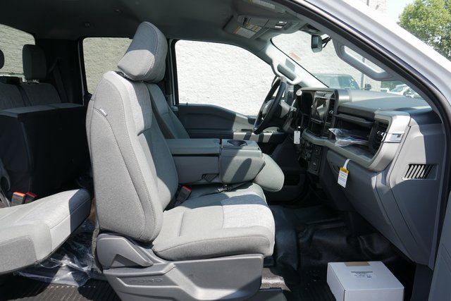 New 2025 Ford F450 XLT w/ XLT Value Package image 23