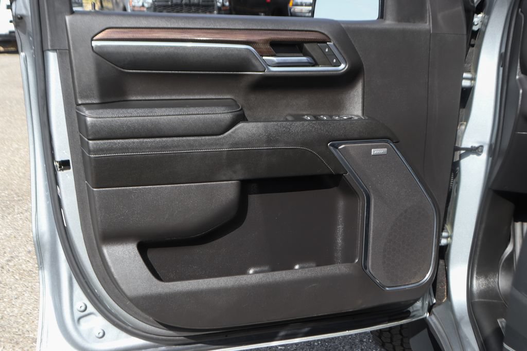 Used 2024 Chevrolet Silverado 1500 LT Trail Boss w/ LT Trail Boss Premium Package AWD/4WD image 15