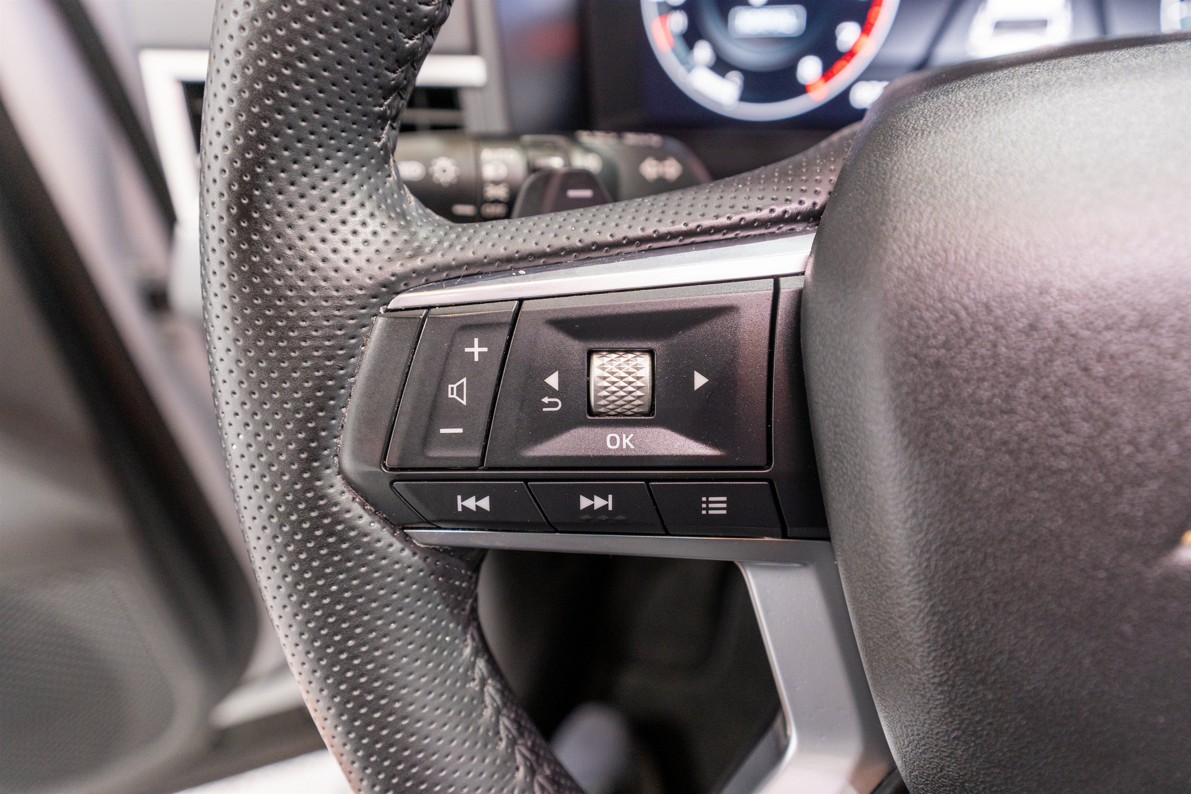 Used 2024 Mitsubishi Outlander SE Black Edition FWD image 25